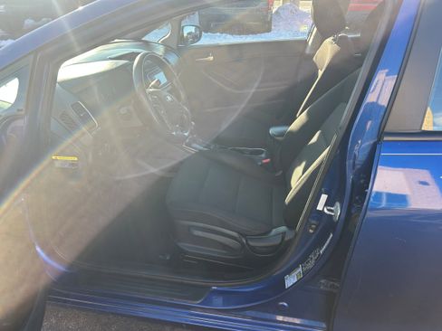 Used 2018 Kia Forte LX w/ LX Rear Camera Package image 6