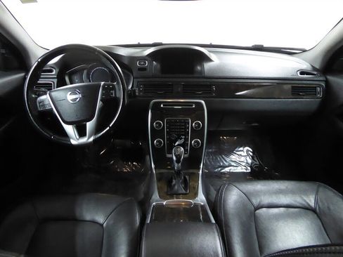 Used 2015 Volvo XC70 T6 image 9