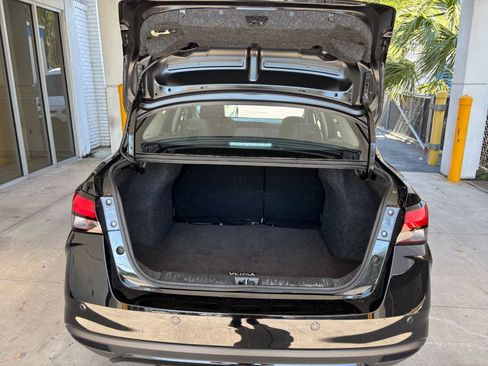 Used 2025 Nissan Versa SV FWD image 31