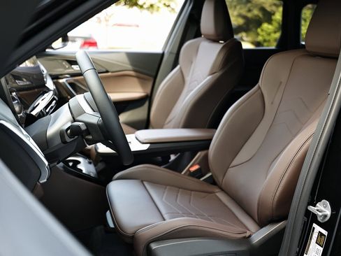 Used 2025 BMW X1 xDrive28i w/ Technology Package image 19