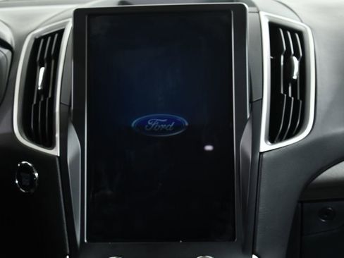 Used 2024 Ford Edge SEL w/ Convenience Package image 9