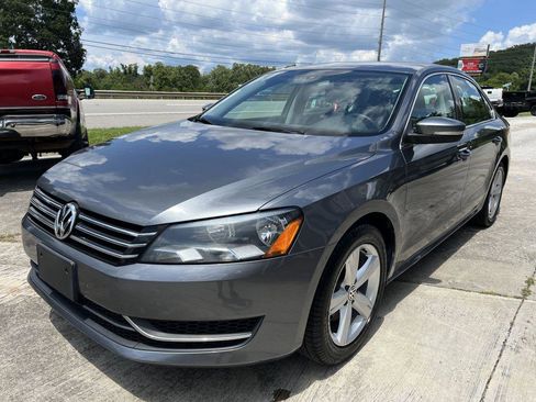 Used 2014 Volkswagen Passat 2.5 SE image 5