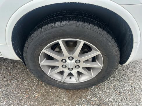 Used 2017 Buick Enclave Leather AWD/4WD image 26