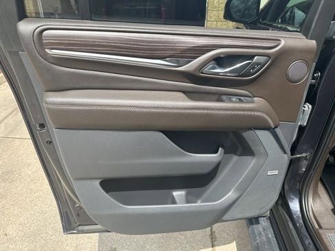 Used 2023 GMC Yukon XL Denali AWD/4WD image 15