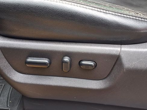 Used 2015 Ford F250 Lariat w/ Chrome Package image 4