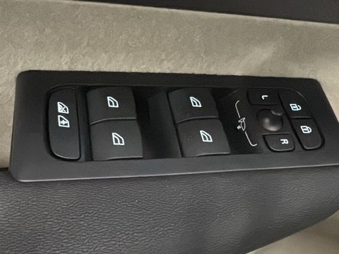 New 2026 Volvo XC40 B5 Ultra w/ Climate Package image 22