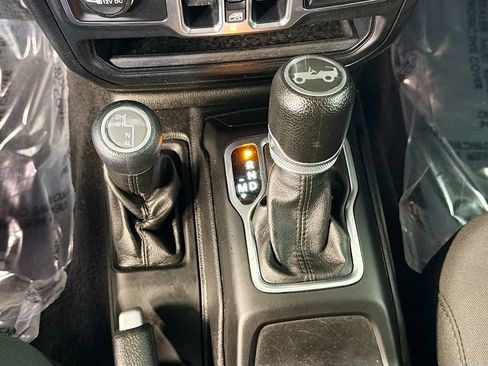 Used 2018 Jeep Wrangler Unlimited Sport S image 17