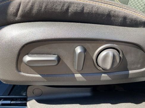 Used 2020 GMC Terrain SLE w/ Driver Convenience Package AWD/4WD image 16