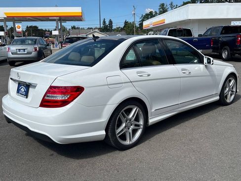 Used 2014 Mercedes-Benz C 250 Sedan image 5
