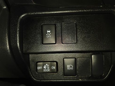 Used 2023 Toyota Tacoma SR image 18