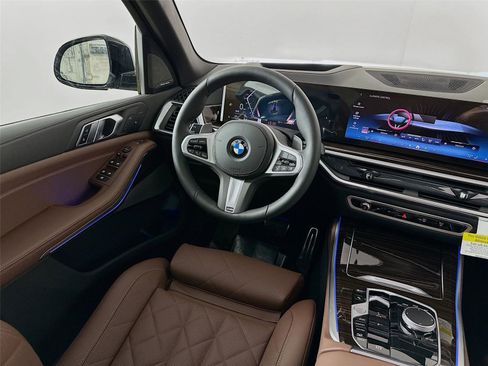 New 2026 BMW X5 xDrive40i w/ M Sport Package image 24