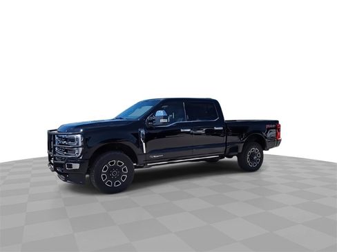 Used 2024 Ford F250 Platinum w/ FX4 Off-Road Package image 4