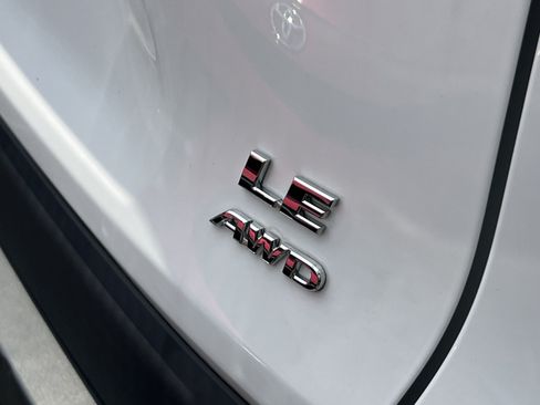 Used 2021 Toyota RAV4 LE AWD/4WD image 22