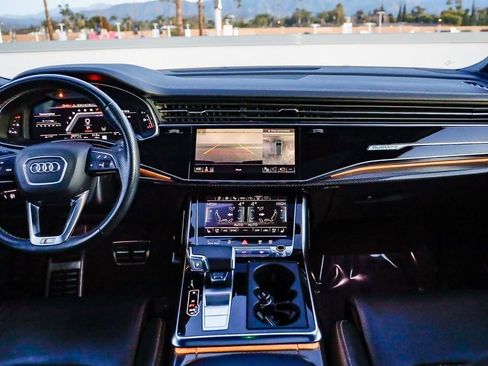 Used 2023 Audi SQ7 Prestige w/ Prestige Package image 13