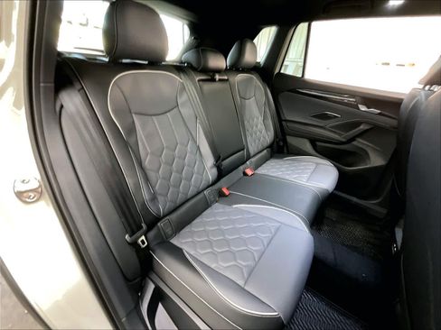 New 2026 Volkswagen Tiguan SEL R-Line AWD/4WD image 11