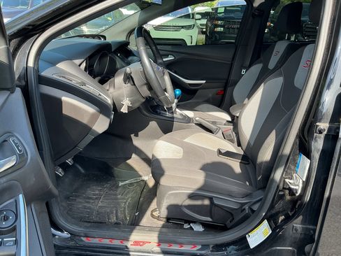 Used 2018 Ford Focus ST FWD image 5