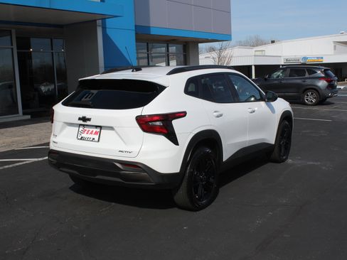New 2026 Chevrolet Trax ACTIV w/ Sunroof Package image 4