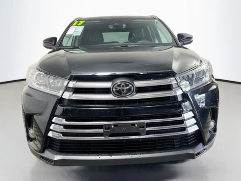 Used 2017 Toyota Highlander Limited FWD image 11