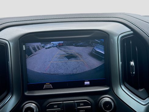 Used 2022 Chevrolet Silverado 1500 RST RWD image 13