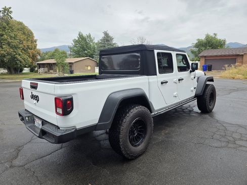 Used 2020 Jeep Gladiator Sport w/ Quick Order Package 24S image 5