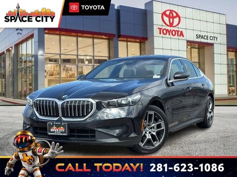 Used 2026 BMW 530i RWD image 1