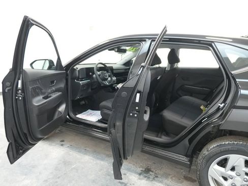 New 2026 Hyundai Kona SE image 18