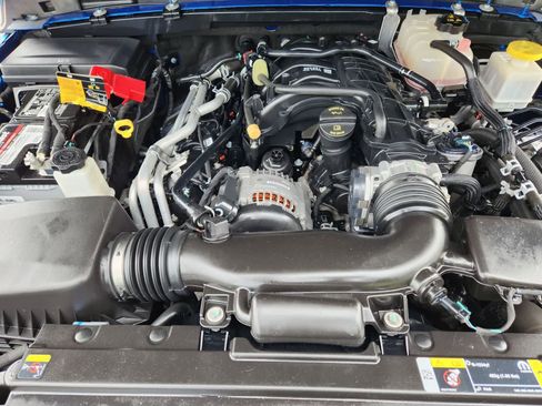 Used 2023 Jeep Gladiator Sport AWD/4WD image 29