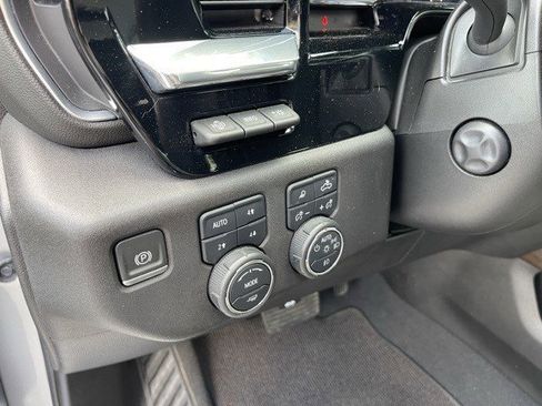 Used 2024 Chevrolet Silverado 1500 High Country w/ Technology Package image 14