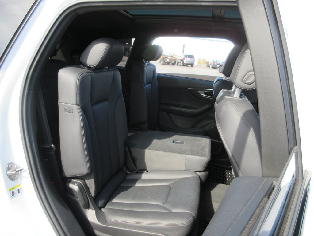 Used 2023 Audi Q7 3.0T Prestige AWD/4WD image 23