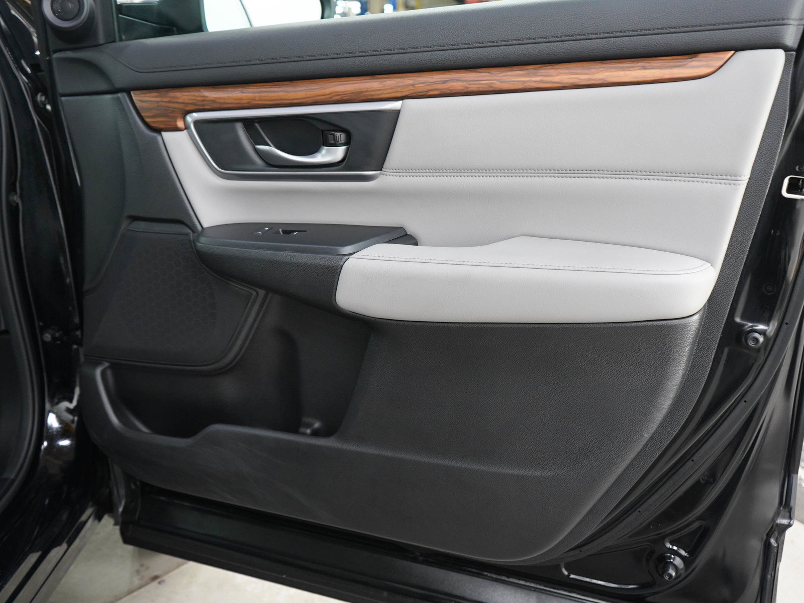 Used 2020 Honda CR-V EX-L image 9