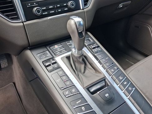Used 2017 Porsche Macan AWD/4WD image 20