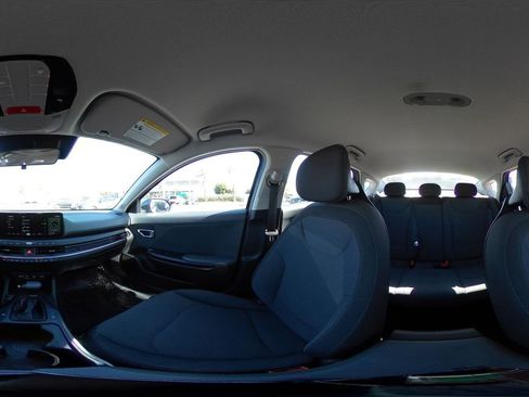 Used 2025 Kia K4 FWD image 43