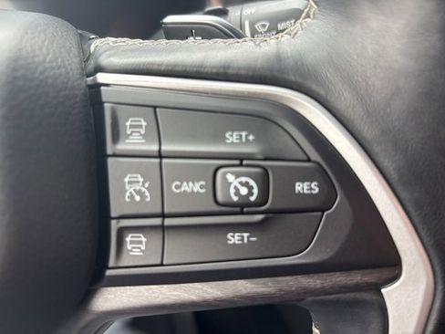 Used 2021 Jeep Grand Cherokee L Limited image 23