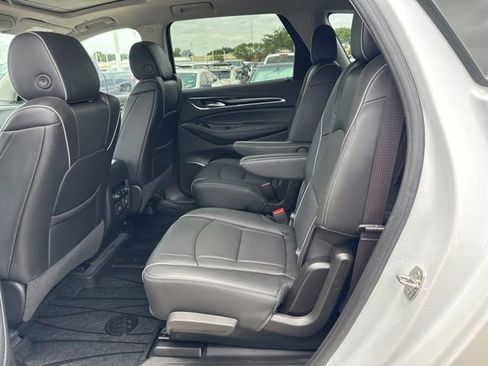 Used 2021 Buick Enclave Avenir w/ Avenir Technology Package AWD/4WD image 12