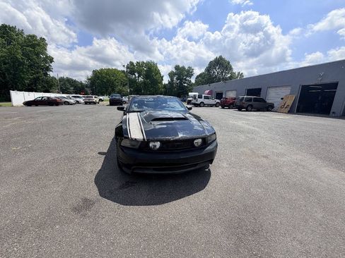 Used 2010 Ford Mustang GT Premium RWD image 4
