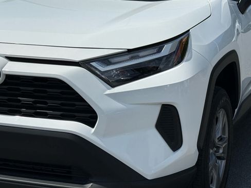 Used 2025 Toyota RAV4 XLE AWD/4WD image 10