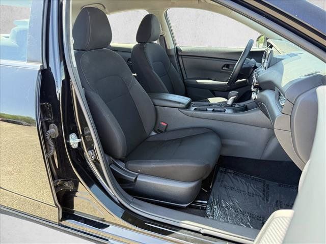 Used 2025 Nissan Sentra S FWD image 13