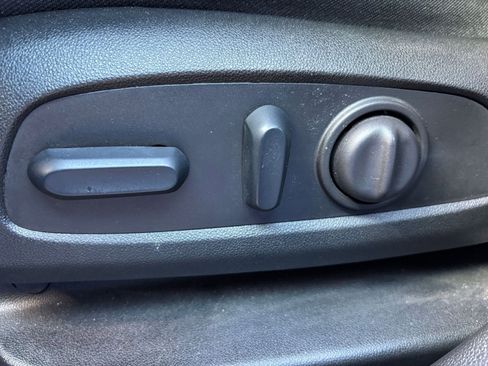 Used 2025 Chevrolet Blazer LT image 23