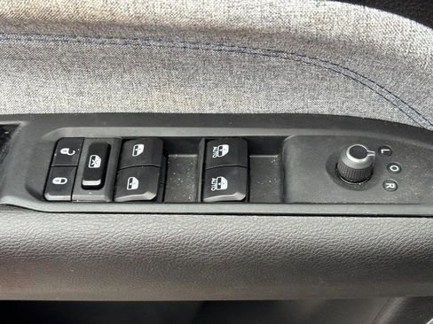 Used 2024 Jeep Compass Latitude image 16