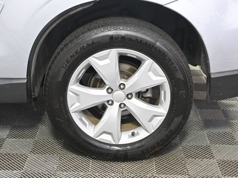 Used 2014 Subaru Forester 2.5i Premium AWD/4WD image 20