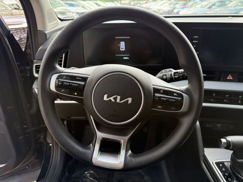 Used 2025 Kia Sportage LX FWD image 25