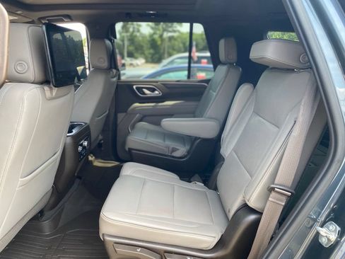 Used 2021 GMC Yukon SLT w/ SLT Premium Package RWD image 8