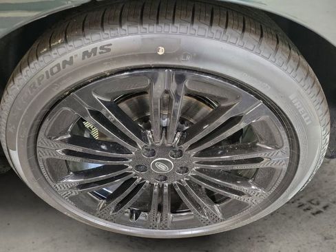 New 2025 Land Rover Range Rover SE image 10