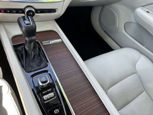 Used 2019 Volvo S60 T6 Momentum image 19