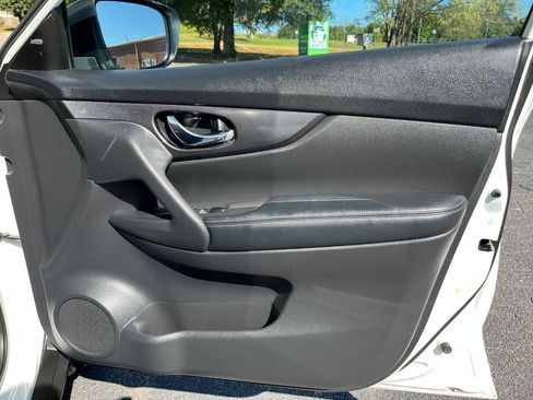 Used 2017 Nissan Rogue S AWD/4WD image 23