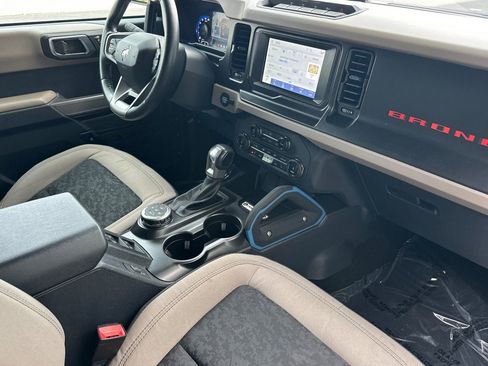 Used 2022 Ford Bronco Wildtrak image 13