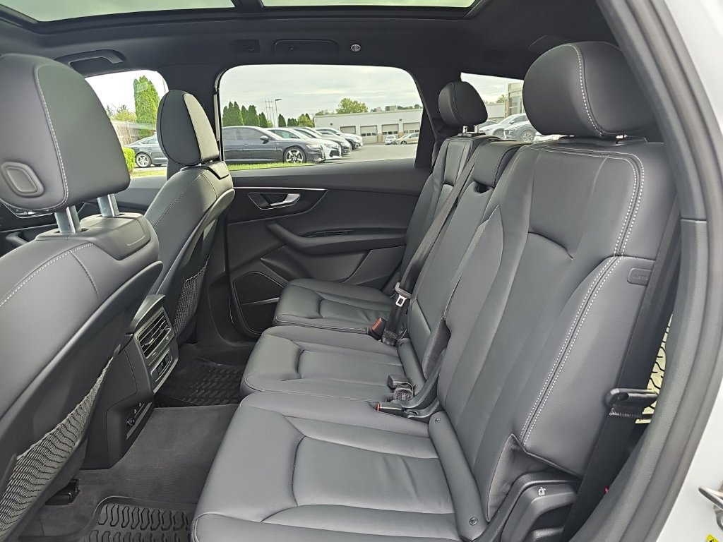 Certified 2026 Audi Q7 3.0T Premium AWD/4WD image 12