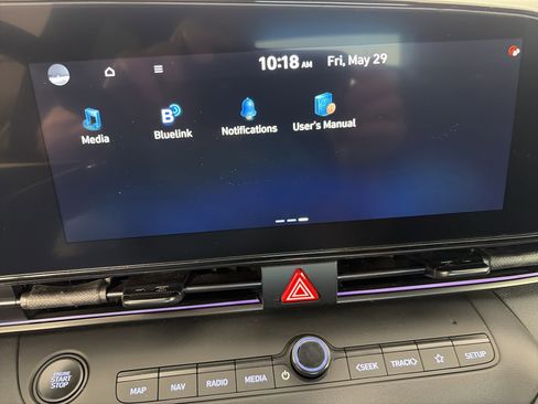 Certified 2025 Hyundai Elantra SEL FWD image 19