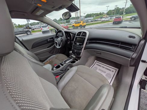 Used 2015 Chevrolet Malibu LT FWD image 28