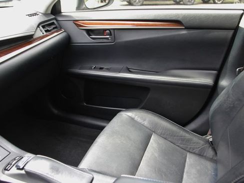 Used 2013 Lexus ES 350 w/ Luxury Pkg FWD image 29